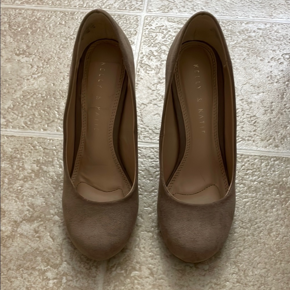 Kelly & Katie Women's Tan Pumps